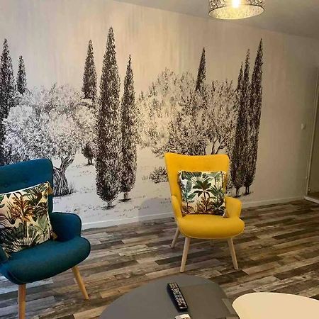 ז'יאן Appartement Avec Cours מראה חיצוני תמונה