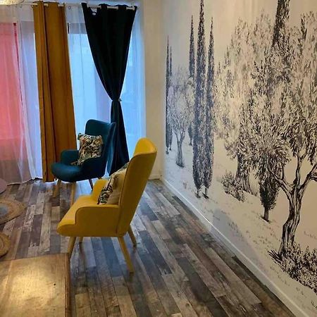 ז'יאן Appartement Avec Cours מראה חיצוני תמונה