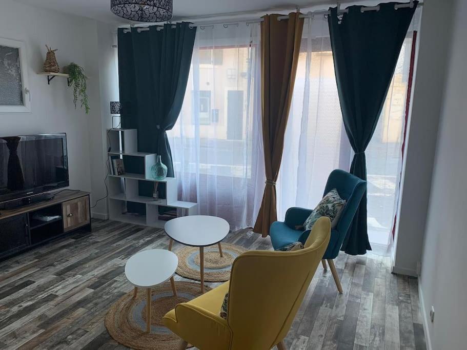 ז'יאן Appartement Avec Cours מראה חיצוני תמונה