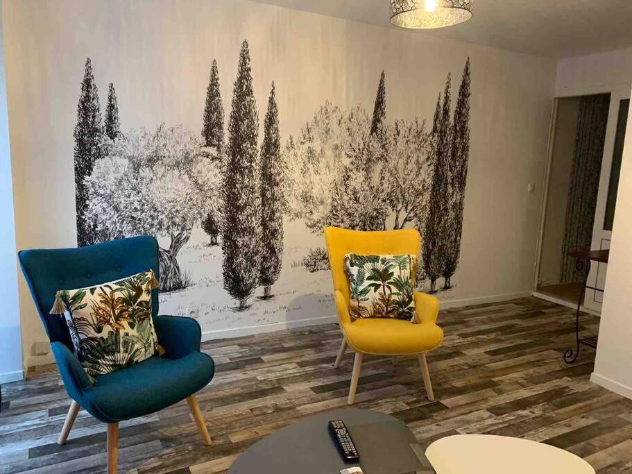 ז'יאן Appartement Avec Cours מראה חיצוני תמונה